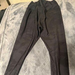 Athleta Phenom Camo 7/8 tight